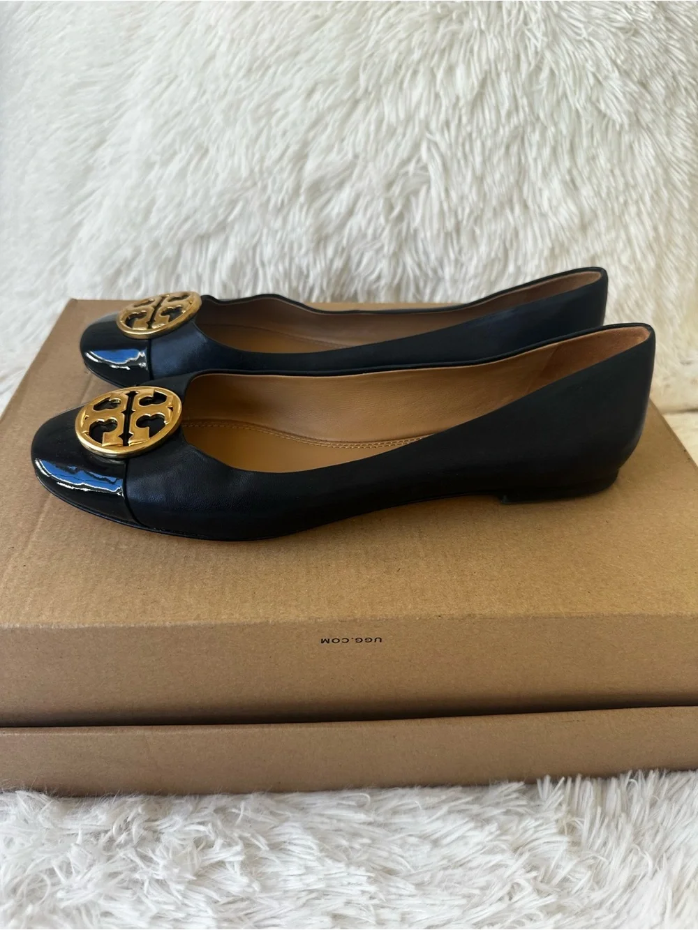 Tory Burch Chelsea Ballet Flats Black Leather Patent Cap Toe Gold Logo Size 8M